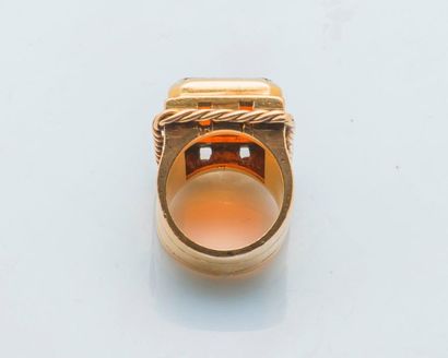 null Important signet ring in 18 carat yellow gold (750 thousandths) adorned with...