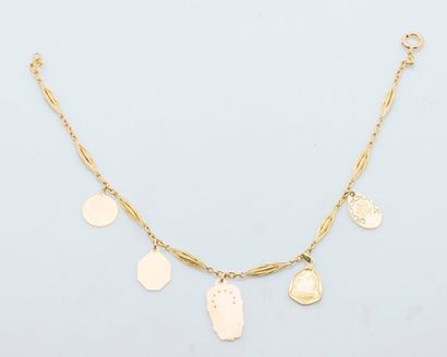 null NON VENU
Collar necklace in 18 carat yellow gold (750 thousandths) with large...