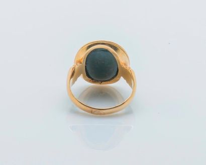 null Signet ring in 18 carat yellow gold (750 thousandths) set with heliotrope jasper...