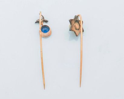 null Lot of two tie pins in 14 carat yellow gold (585 thousandths) and silver (925...