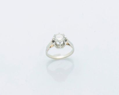 null Solitaire ring in platinum (950 thousandths) and 18 carat white gold (750 thousandths)...