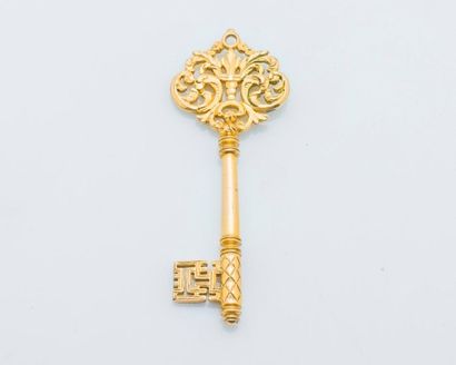 null Chamberlain key in gilded brass decorated with foliage. Nineteenth century.

Length:...