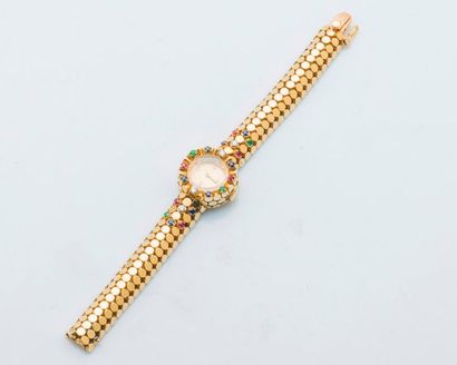 BOUCHERON & OMEGA Montre bracelet de dame en or jaune 18 carats (750 millièmes) à...