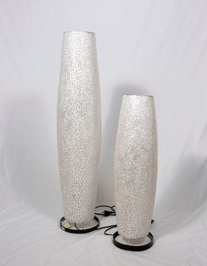 null Set of two resin lamps with metal base (295 and 195€ shop)

H: 97 cm and 68...