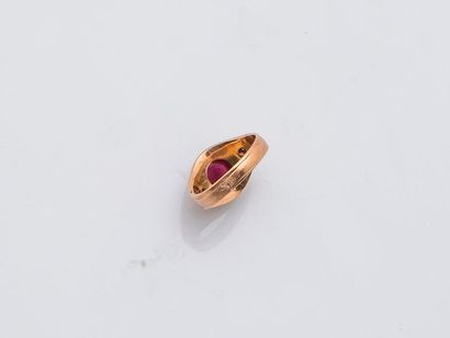 null Domed pinky ring in 9 carat pink gold (385 thousandths) set with a tourmaline...