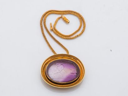 null Pendant in 18 carat yellow gold (750 thousandths) decorated with an intaglio...