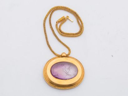 null Pendant in 18 carat yellow gold (750 thousandths) decorated with an intaglio...