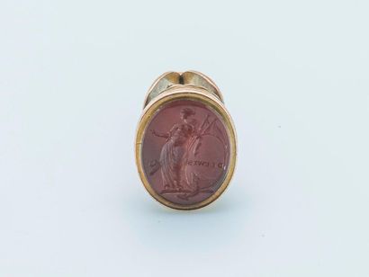 null Stamp in 9 karat yellow gold (375 thousandths) decorated with an intaglio on...