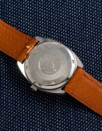 OMEGA - Constellation - vers 1970 Steel barrel-shaped case, screwed back with the...