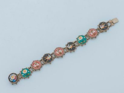 null Bracelet en métal composé de huit médaillons en micro mosaique, à décor de fleur...