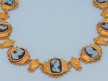 null Collier en or jaune 18 carats (750 millièmes) composé de maillons articulés,...