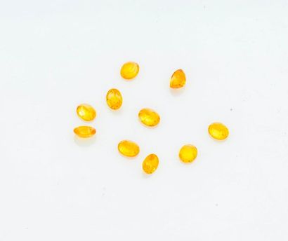 null Lot de 10 saphirs jaunes de taille ovale de 0,40 carat environ chacun.

Poids...