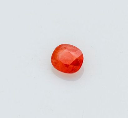 null Saphir orange sur papier de taille coussin de 2,11 carats.