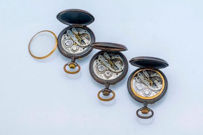 null Lot de trois montres de poche Régulateur en acier noirci. Fin XIXème siècle....
