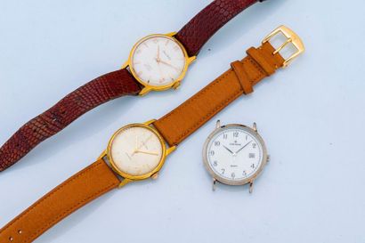 null Lot de deux montres bracelet et d'un boitier de montre comprenant : 

ASTREE...