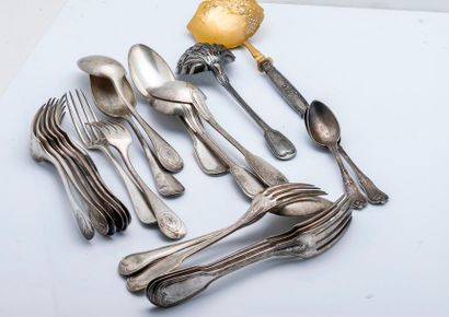 null Silver lot (925 thousandths) including: a ladle decorated with shells and rinceaux,...