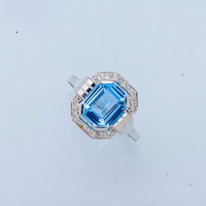 null Bague en or gris 18 carats (750 millièmes) ornée d'un spinelle synthétique de...