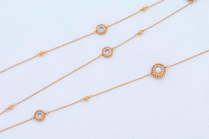 null Long necklace in 18K yellow gold (750 thousandths) composed of alternating gadrooned...