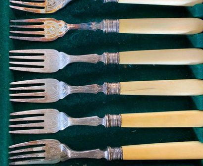 MAPPIN & WEBB 6 knives and 6 forks in silver plated metal with chiselled decoration...