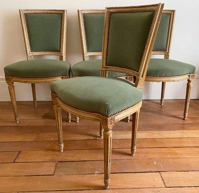 null Suite of 4 cream lacquered wooden chairs 

Louis XVI style 

84 x 45.5 x 44...