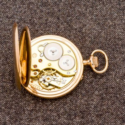 IWC Pocket watch in 14-carat (585 thousandths) yellow gold with guilloché back. The...