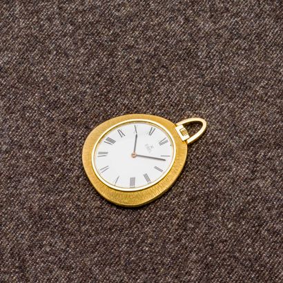 EBEL Pocket watch in 18K yellow gold (750 thousandths) oval shape. The bezel has...