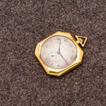 VULCAIN, vers 1920 

Montre de poche octogonale en or jaune 18 carats (750 millièmes),...