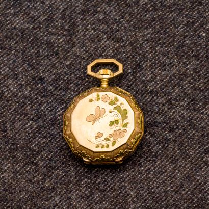 null Polygonal neck watch in 18K yellow gold (750 thousandths). The back is decorated...
