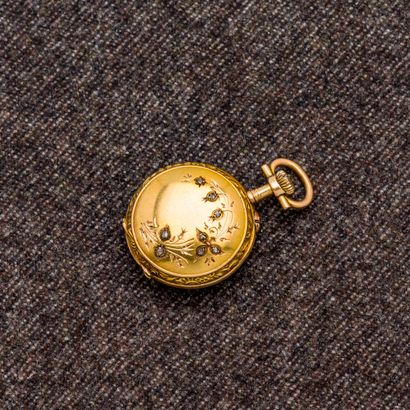 null Neck watch in 18-carat yellow gold (750 millennia), end of the 19th century....