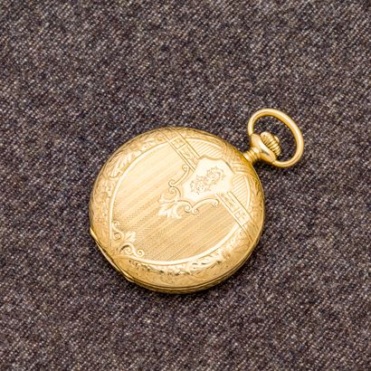 LONGINES Montre de poche savonnette en or jaune 18 carats (750 millièmes) à décor...