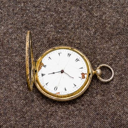 null Pocket watch in silver-glazed silver (800 thousandths). The case is decorated...