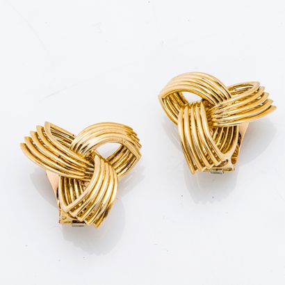 VAN CLEEF & ARPELS Paire de clips d’oreille en or jaune 18 carats (750 millièmes)...