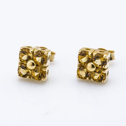 null Paire de boutons d’oreilles carrés en or jaune 18 carats (750 millièmes) chacun...
