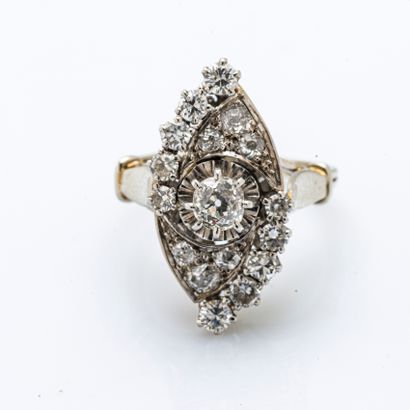 null Marquise ring in 18-carat white gold (750 thousandths) and platinum (950 thousandths)...