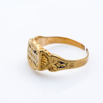 null 18 karat (750 thousandths) yellow gold souvenir ring with a "friendship" cartouche...