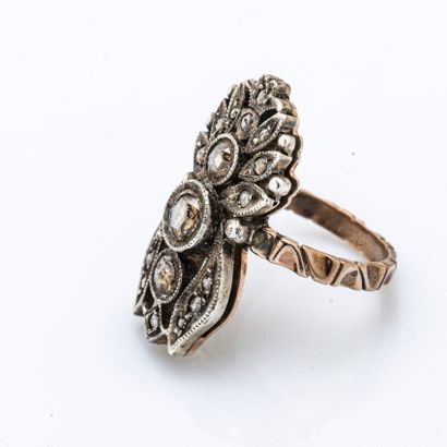 null Silver ring (800 thousandths) decorated with a floral motif enhanced with rose-cut...