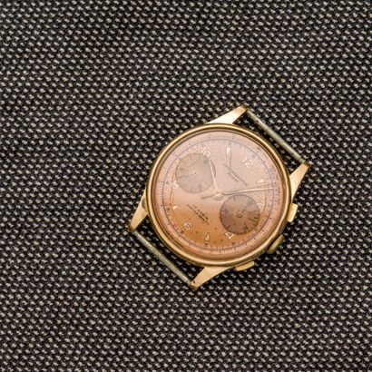 Chronographe Suisse, vers 1950 Boitier de montre en or jaune 18 carats (750 millièmes)....