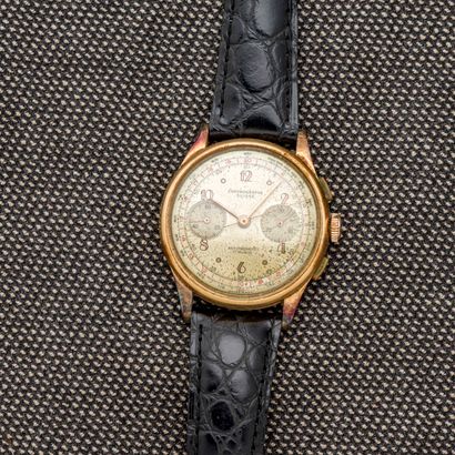 null CHRONOGRAPHE SUISSE, vers 1950

Montre bracelet chronographe en or jaune 18...