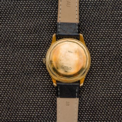 ENICAR Montre bracelet en or jaune 18 carats (750 millièmes), le boitier à fond clippé....