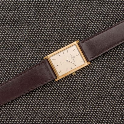 null BALSAM AND MERCIER

Rectangular wristwatch in 18-carat gold (750 thousandths)....