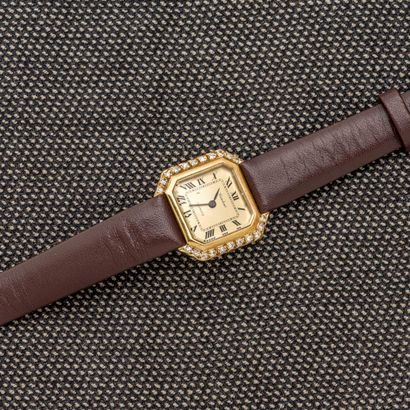 null CAMBOUR, vers 1980

Montre bracelet de dame en or jaune 18 carats (750 millièmes)....