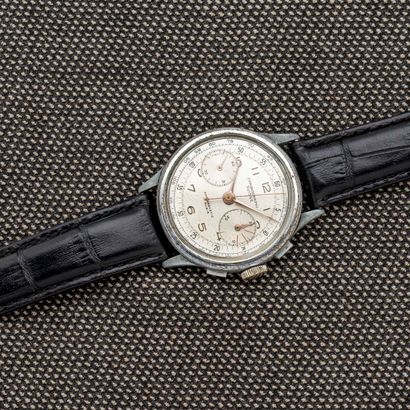 CHRONOGRAPHE SUISSE Montre bracelet chronographe en acier à fond clippé. Le cadran...