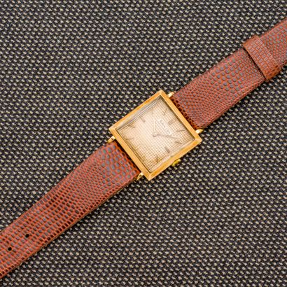 ROBERT CART Bracelet watch in 18-carat yellow gold (750 thousandths), the case is...