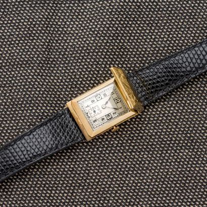 null Montre bracelet rectangle en or jaune 18 carats (750 millièmes) avec capot de...