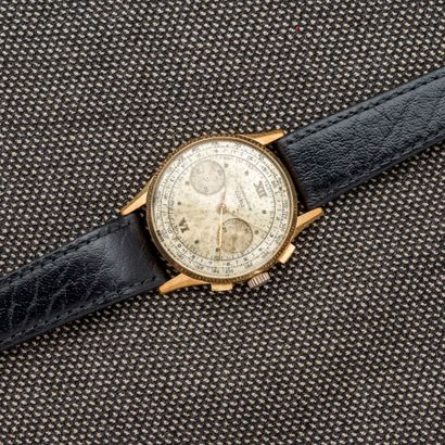 ESKA, vers 1940 Montre bracelet chronographe en or jaune 18 carats (750 millièmes)....