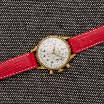 null ASTREE WATCH, circa 1960 

Bracelet chronograph watch in gold plated metal....