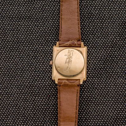 null UNIVERSAL GENEVA 

Bracelet watch in 18K yellow gold (750 thousandths), the...