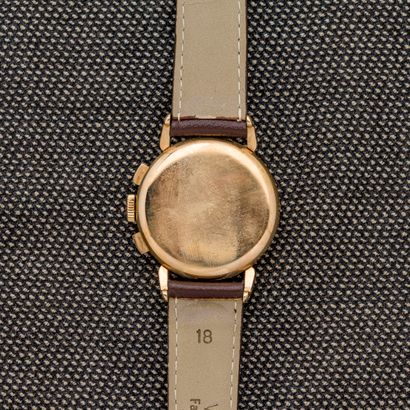 KODY Montre bracelet chronographe en or jaune 18 carats (750 millièmes) à fond clippé....