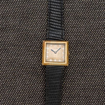 MELLERIO Square ladies' wristwatch in 18K yellow gold (750 thousandths). Brushed...