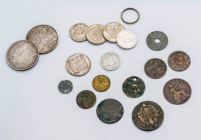 null Ensemble de pièces d’argent (800 millièmes) et bronze, dont : 2 Sols type François...